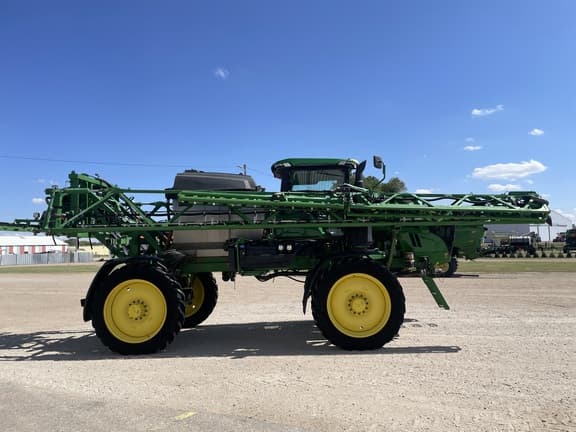 Image of John Deere 412R equipment image 4