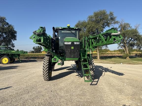 Image of John Deere 412R equipment image 4