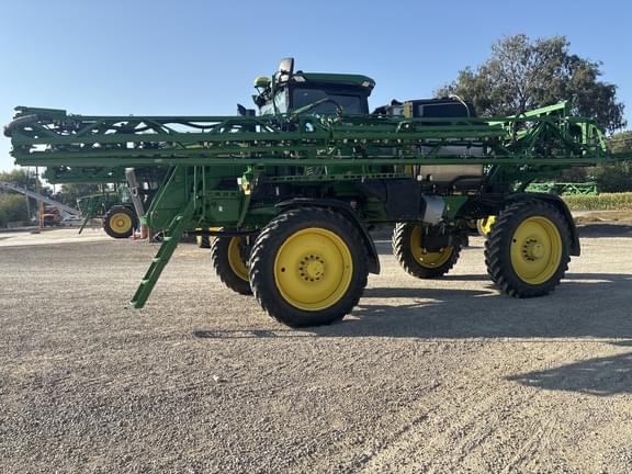 Image of John Deere 412R equipment image 3