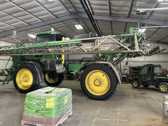 Image of John Deere 412R equipment image 3