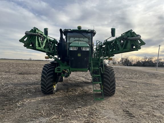 Image of John Deere 412R equipment image 1