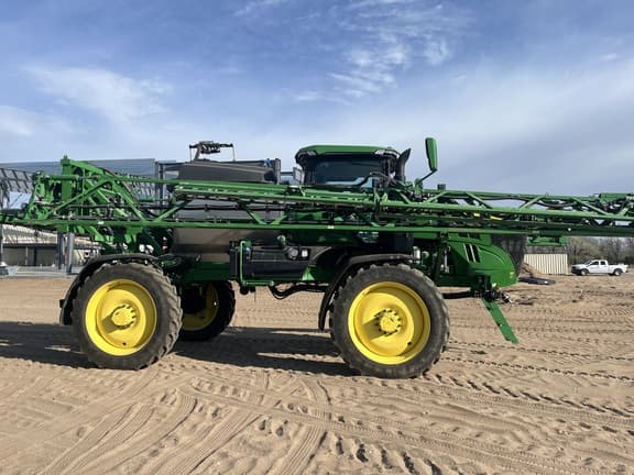 Image of John Deere 412R equipment image 3