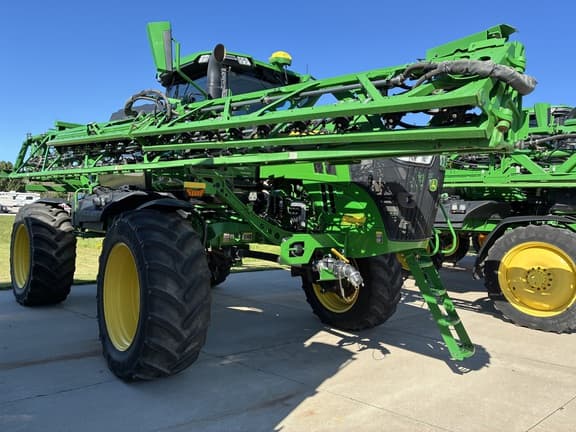 Image of John Deere 412R equipment image 4