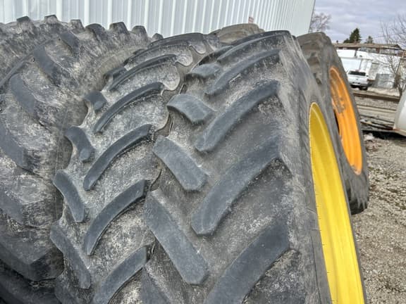 Image of John Deere 412R equipment image 4