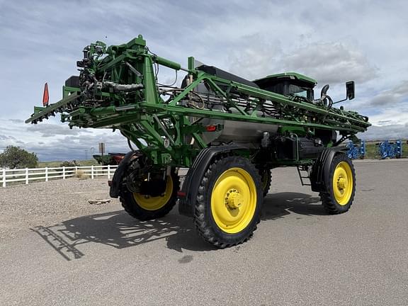Image of John Deere 412R equipment image 4