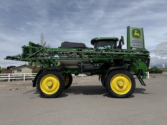 Image of John Deere 412R equipment image 3