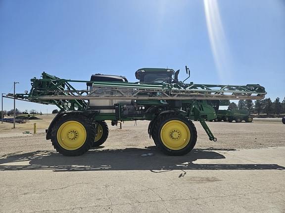 Image of John Deere 412R equipment image 4