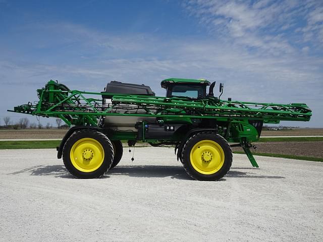 Image of John Deere 412R equipment image 3