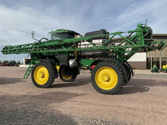 Image of John Deere 412R equipment image 3