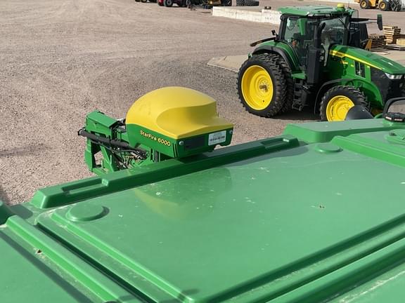 Image of John Deere 412R equipment image 4