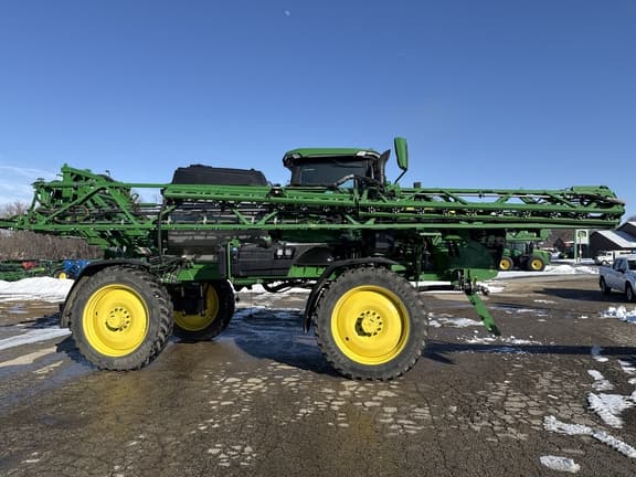 Image of John Deere 412R equipment image 2