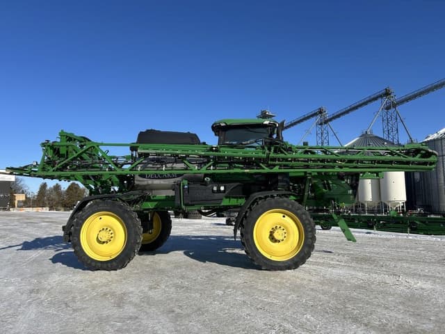 Image of John Deere 412R equipment image 3