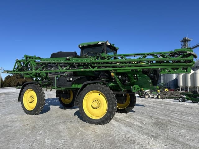 Image of John Deere 412R equipment image 1