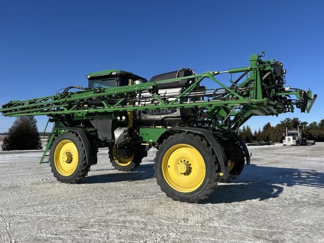 Image of John Deere 412R equipment image 4