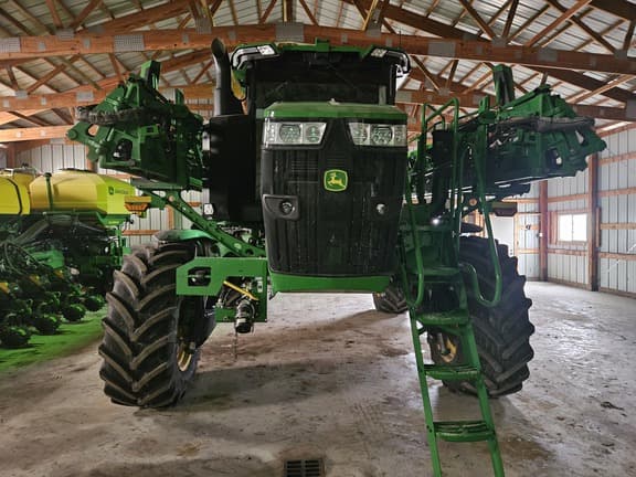 Image of John Deere 412R equipment image 4