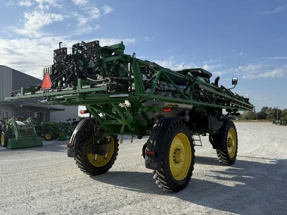 Image of John Deere 412R equipment image 3