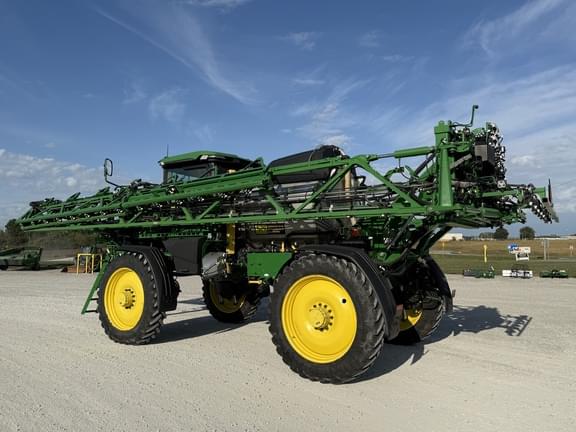 Image of John Deere 412R equipment image 1