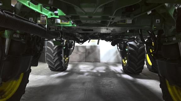 Image of John Deere 412R equipment image 4