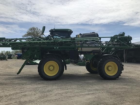 Image of John Deere 412R equipment image 3