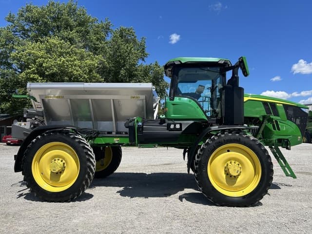 Image of John Deere 412R equipment image 3