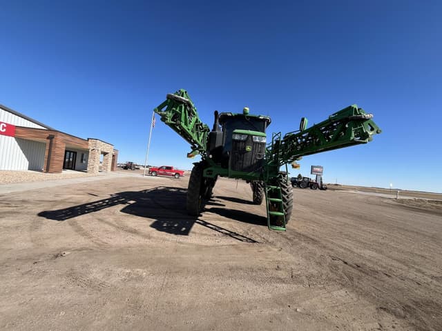 Image of John Deere 412R equipment image 3