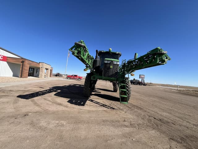 Image of John Deere 412R equipment image 3