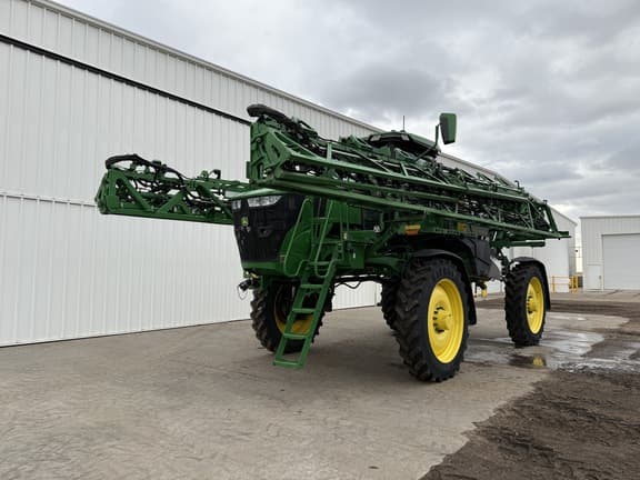 Image of John Deere 412R equipment image 3