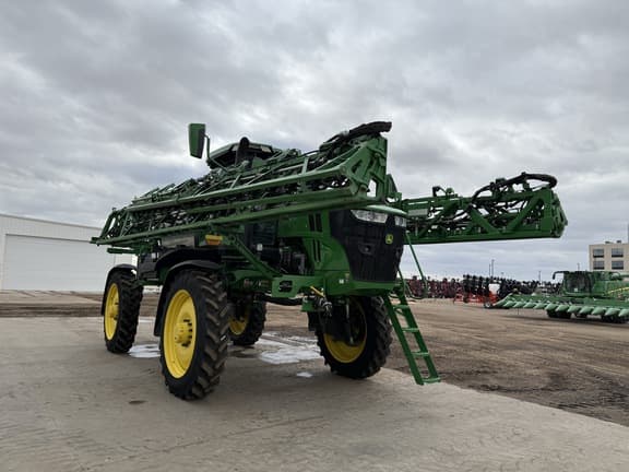 Image of John Deere 412R equipment image 1