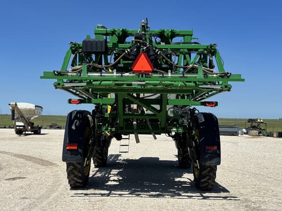 Image of John Deere 412R equipment image 3