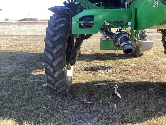 Image of John Deere 412R equipment image 2