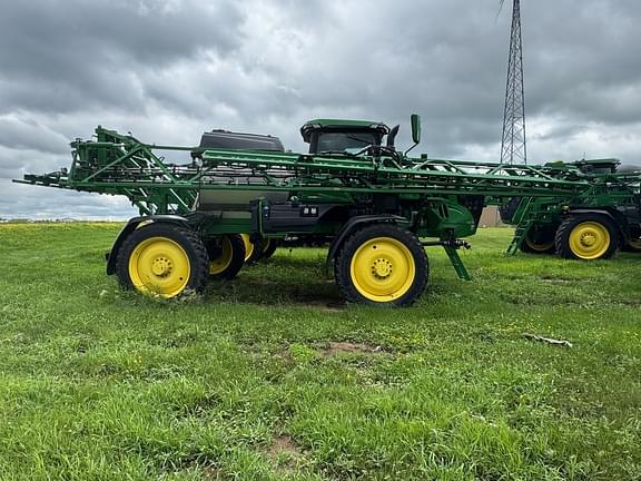 Image of John Deere 412R equipment image 4