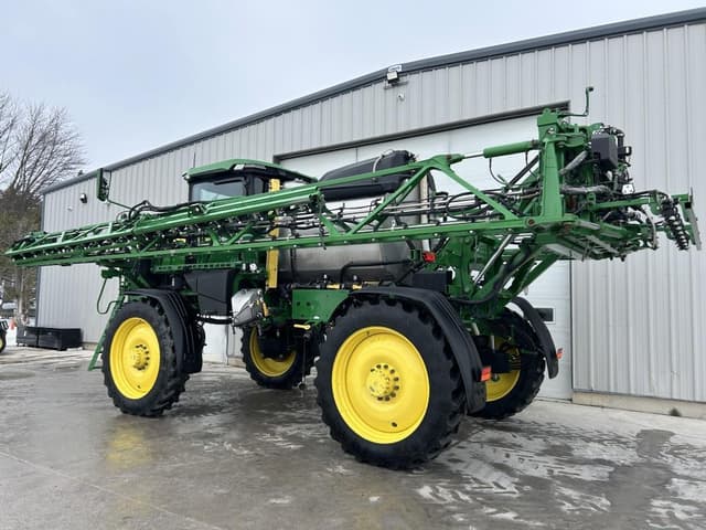 Image of John Deere 412R equipment image 4