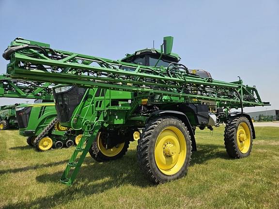 Image of John Deere 412R equipment image 3
