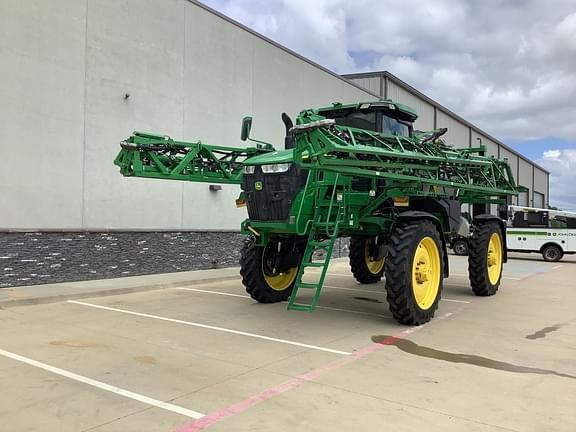 Image of John Deere 412R equipment image 4