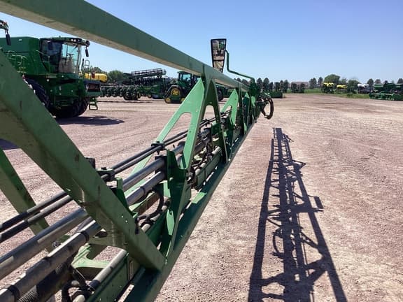 Image of John Deere 412R equipment image 3