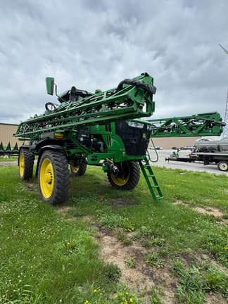 Image of John Deere 412R equipment image 1