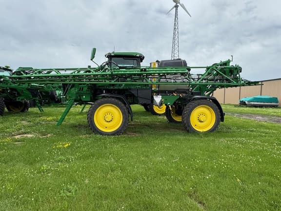 Image of John Deere 412R equipment image 3