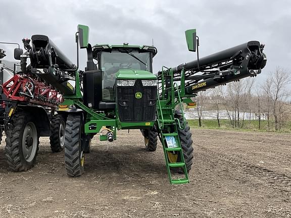 Image of John Deere 412R equipment image 3