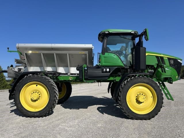 Image of John Deere 412R equipment image 3