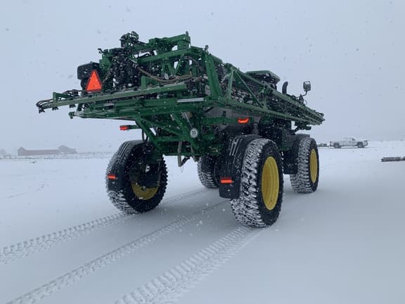 Image of John Deere 412R equipment image 4