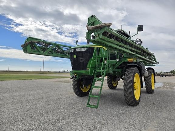 Image of John Deere 412R equipment image 1