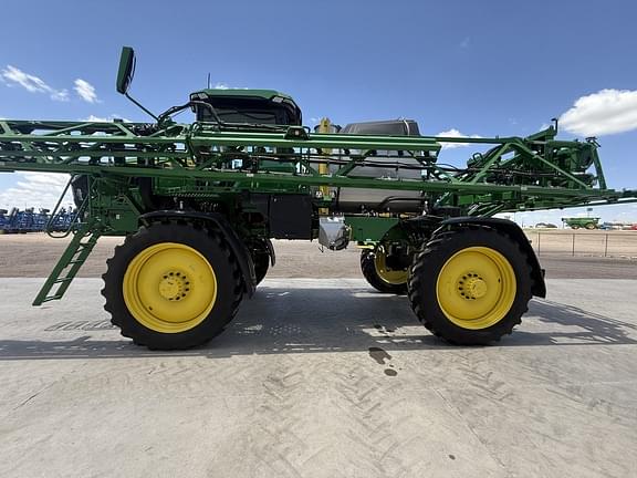 Image of John Deere 412R equipment image 4