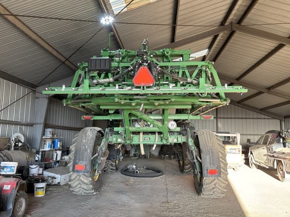 Image of John Deere 412R equipment image 4