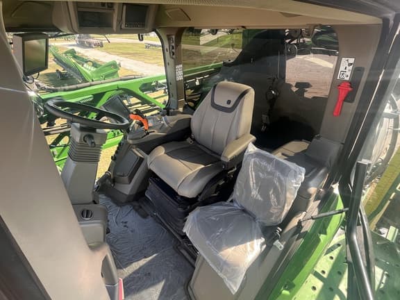 Image of John Deere 412R equipment image 2