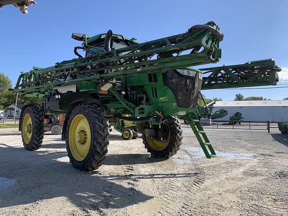 Image of John Deere 412R equipment image 2