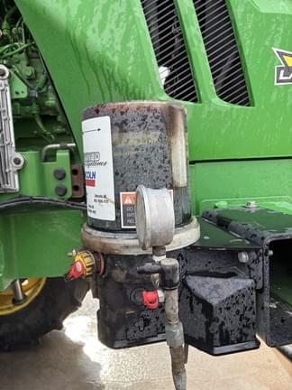 Image of John Deere 412R equipment image 4