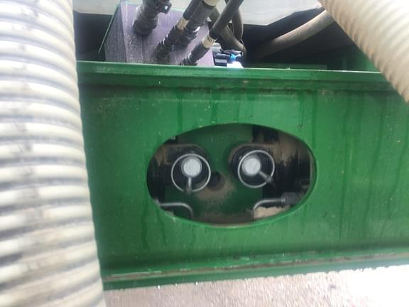 Image of John Deere 412R equipment image 3