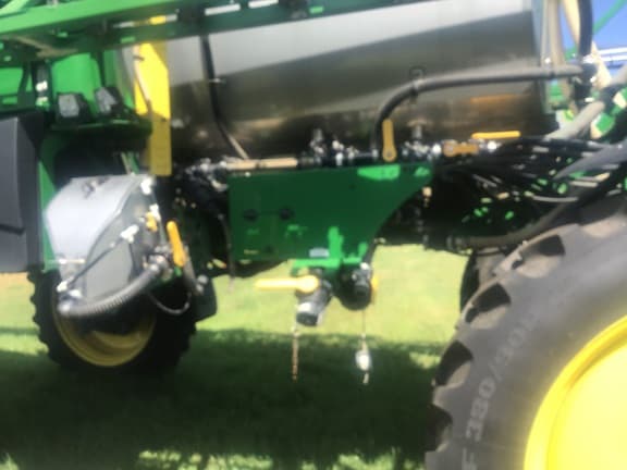 Image of John Deere 412R equipment image 4