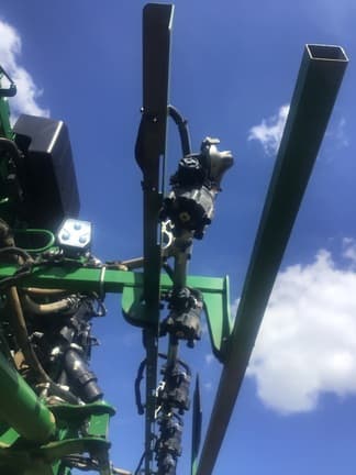 Image of John Deere 412R equipment image 2