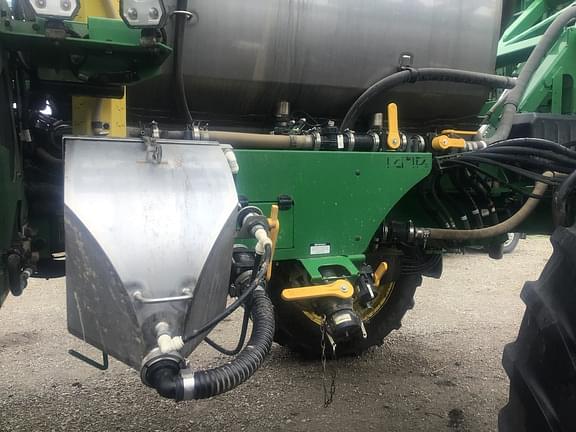 Image of John Deere 412R equipment image 4